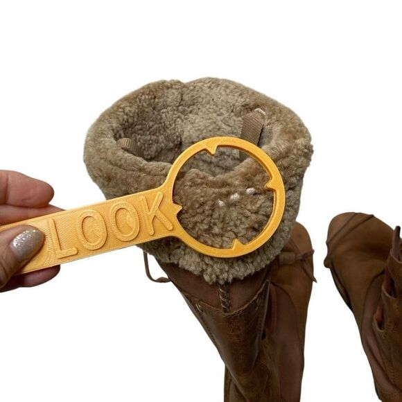 UGG Australia tan leather lace up Tall Torrey women’s 9 Sherling cuff/ lined - Picture 9 of 15